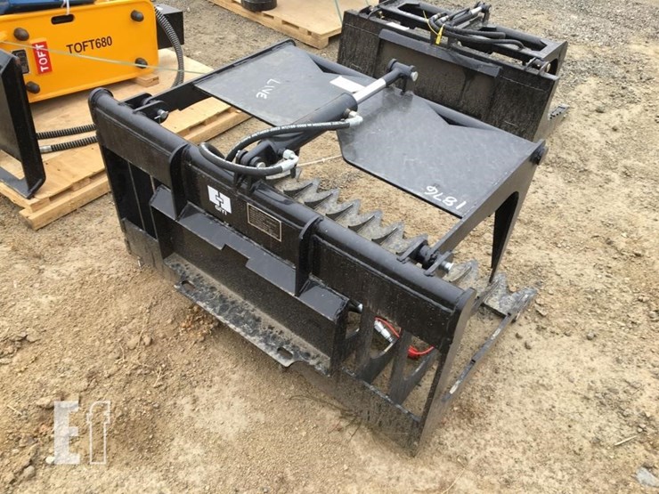 unused-giyi-gyhwg44c-44in-wood-grapple-attachment-image-2