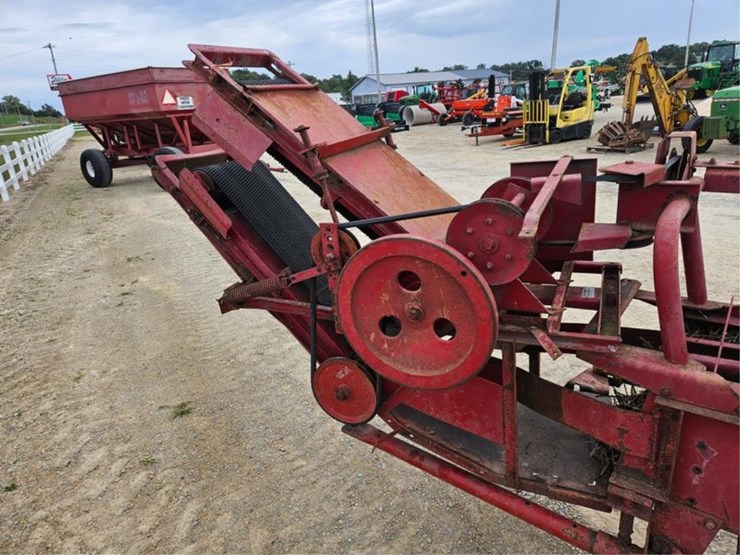 new-holland-275-image-26