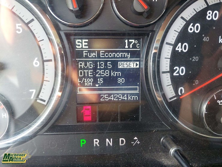 2011-ram-1500-st-image-6