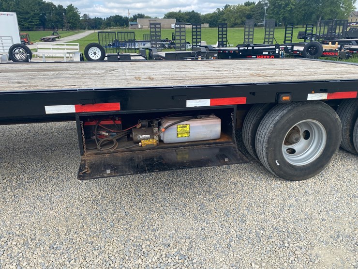 #3004-•-2013-corn-pro-30'-hydraulic-tail-gooseneck-trailer-(helenville,-wi)-(has-wi-title)-image-9
