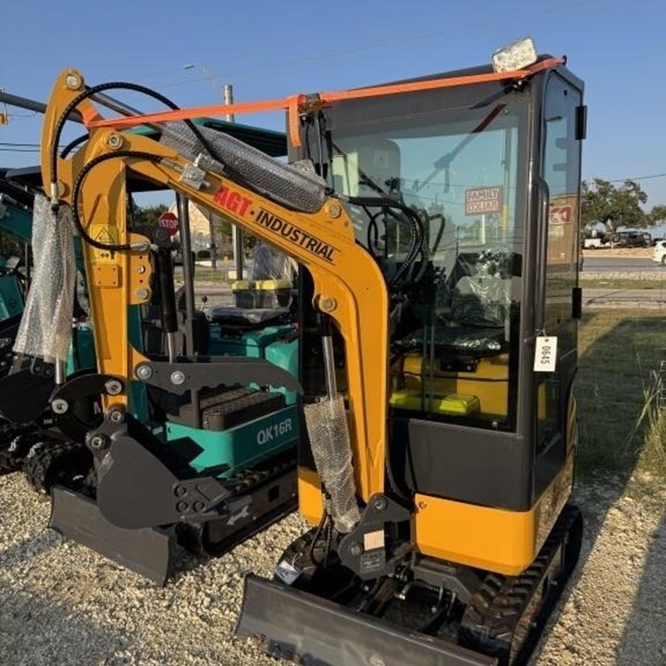 AGT, OK18RXS-C, 15HP gas powered, enclosed cab,
