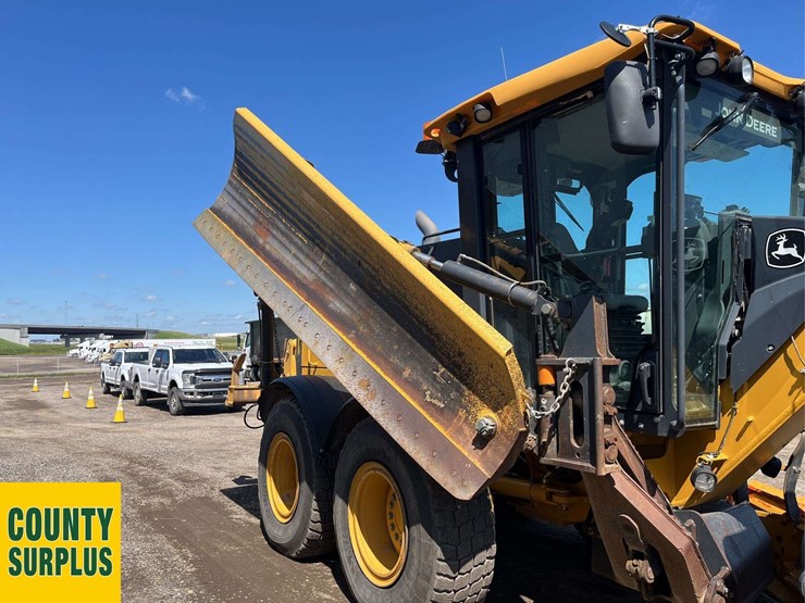 2019-deere-872gp-image-25