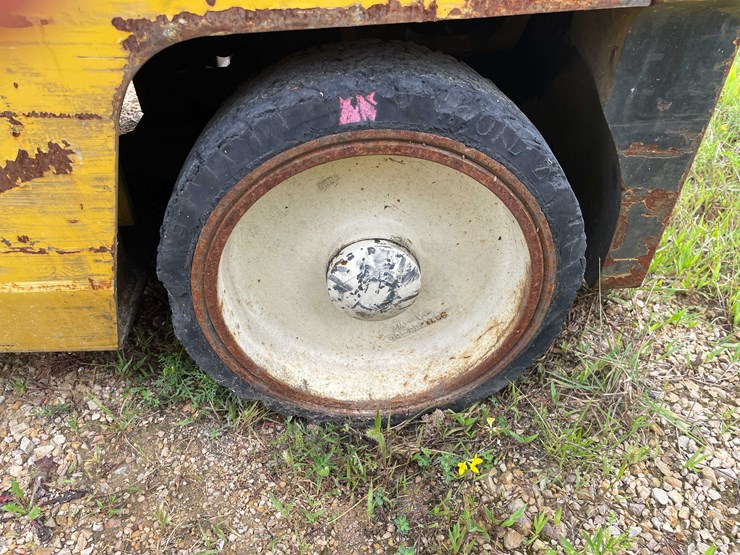 #432-•-yale-cushion-tire-forklift-(shawano,-wi)-image-15