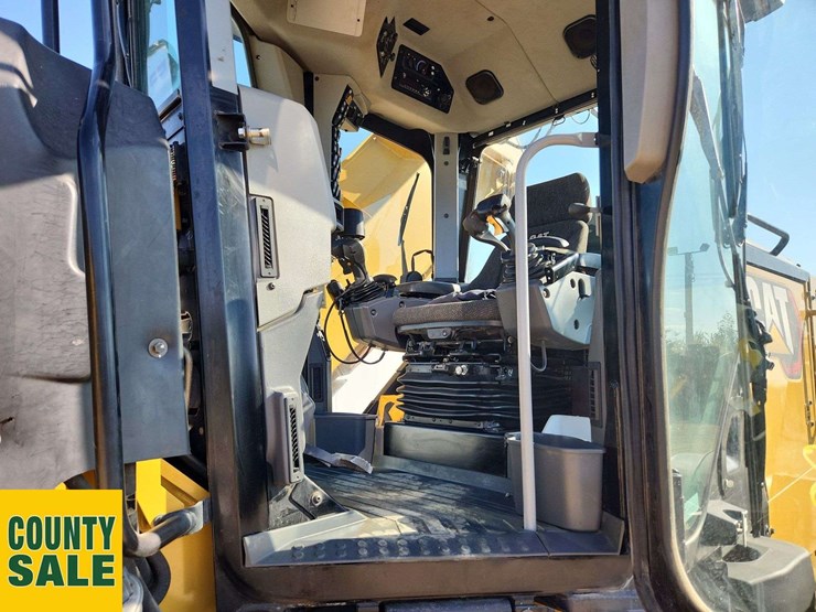 2020-caterpillar-150-awd-image-7