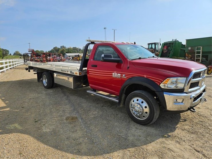 2017-dodge-ram-5500-image-7