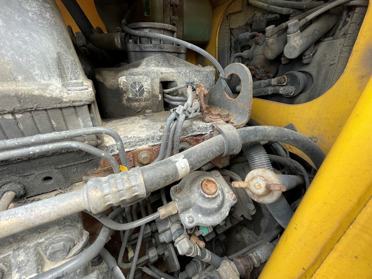new-holland-lb75b-image-53