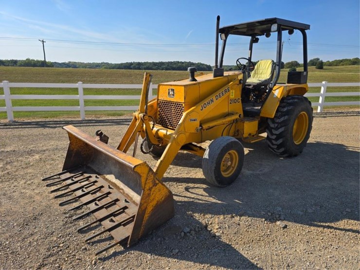 deere-210c-image-1