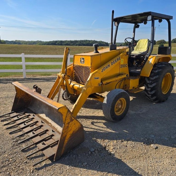 DEERE 210C