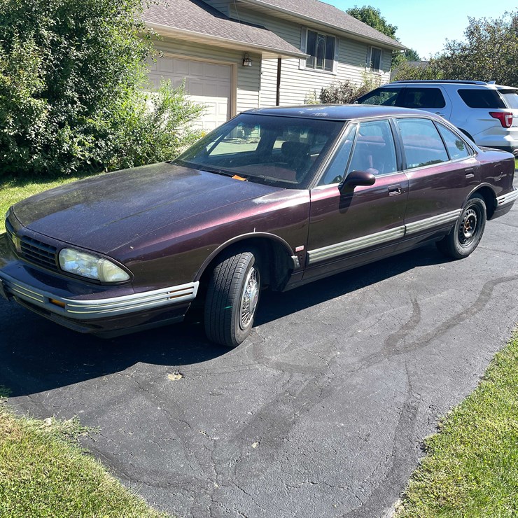 #3290 • 1994 Oldsmobile Eighty Eight (Has WI Title) (Kingston, WI)