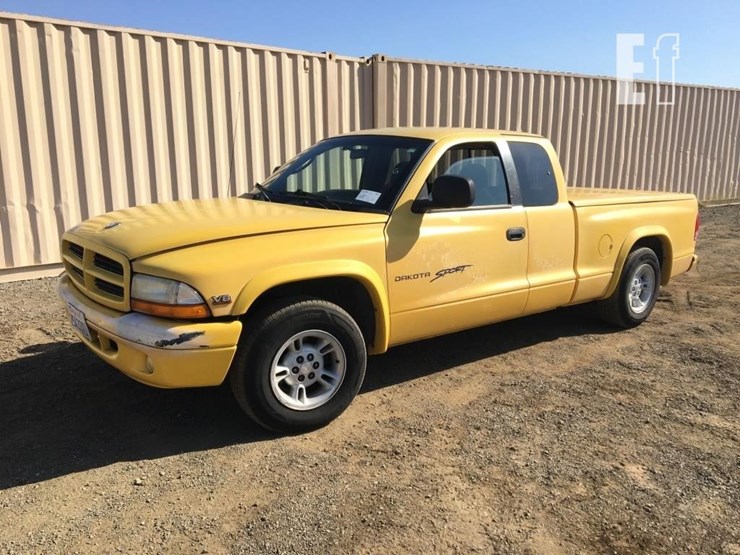 2000-dodge-dakota-sport-image-1