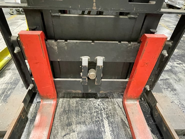 #7154-•-raymond-electric-forklift-image-11