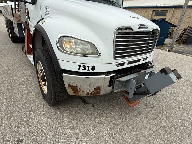 #2500-•-2005-freightliner-boom-truck-(has-wi-title)-(seymour,-wi)-image-11