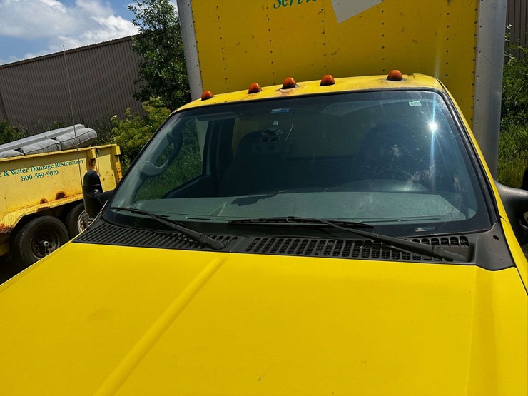 2005-ford-box-truck---blown-engine---will-need-towed---vin-#-1-fdxf46y05eb77980-image-12