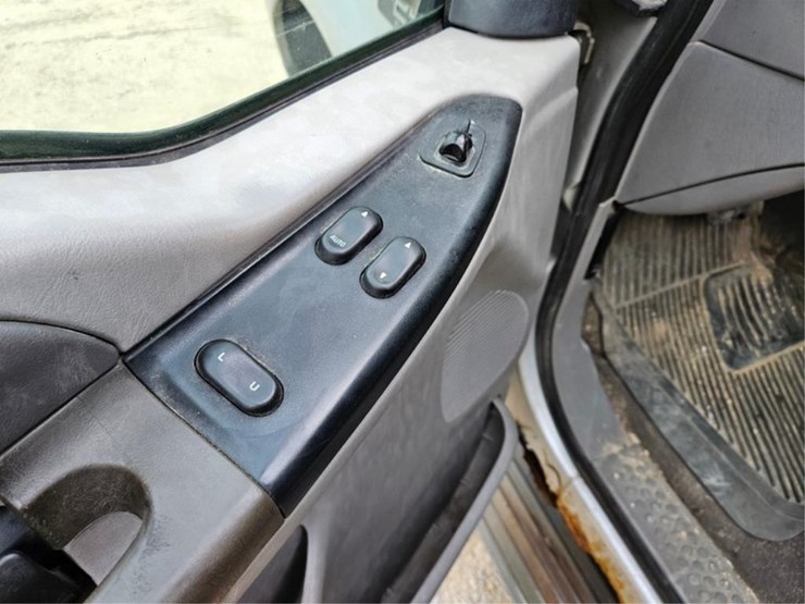 2001-ford-f250-image-13