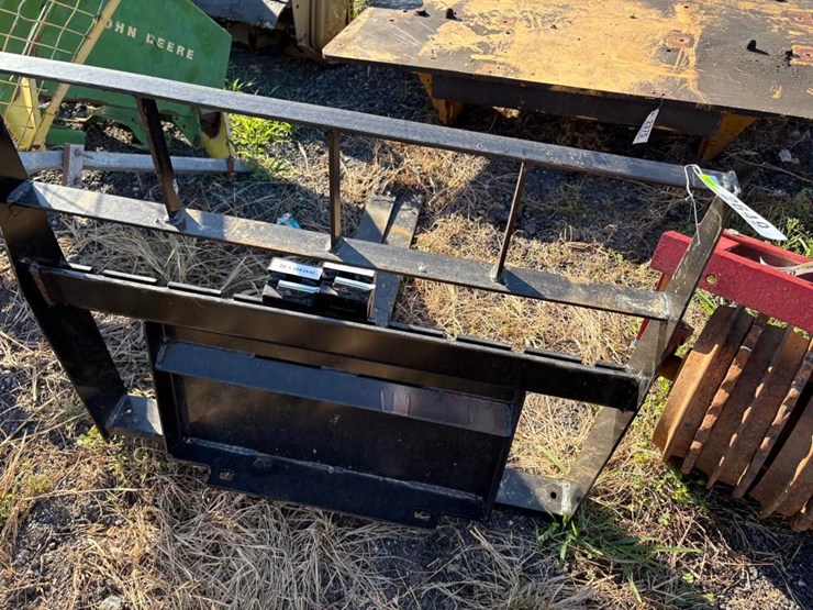 kivel-mini-pallet-fork-attachment-image-3