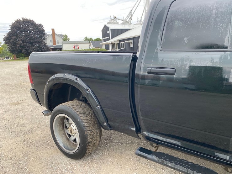 2016-dodge-1500-image-12