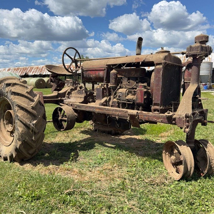 Farmall F-20
