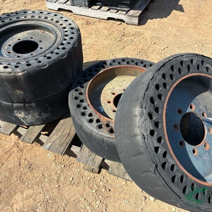 Solid tires on rims
