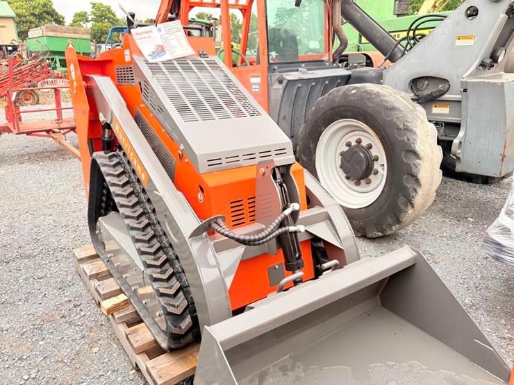 hrc700-mini-skid-steer-image-5