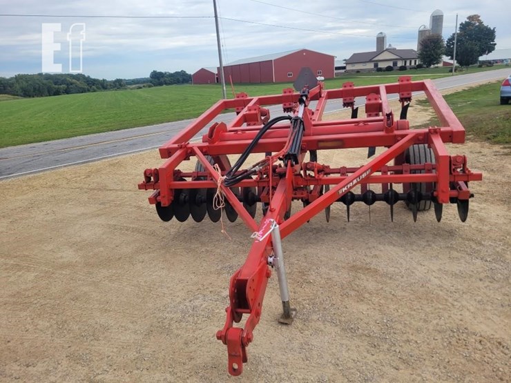 kuhn-krause-chisel-plow-8163-image-3