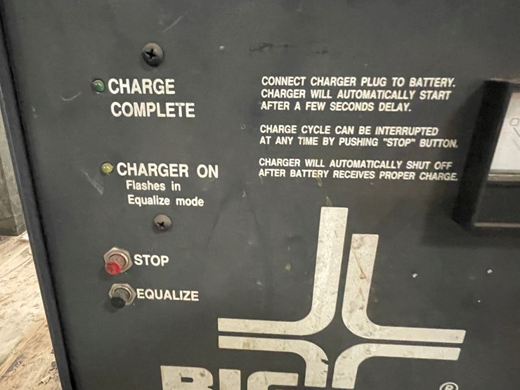 #8022-•-big-joe-battery-charger-image-8