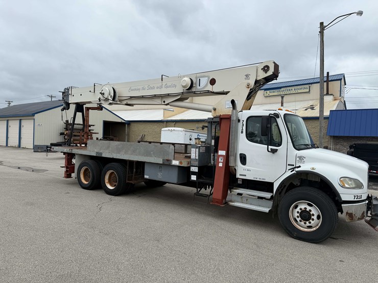 #2500-•-2005-freightliner-boom-truck-(has-wi-title)-(seymour,-wi)-image-8