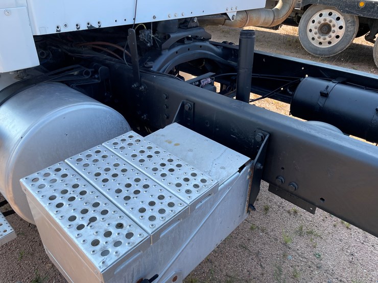 #2700-•-2003-freightliner-m2112-cab-and-chassis-(has-wi-salvage-title)-(mosinee,-wi)-image-23