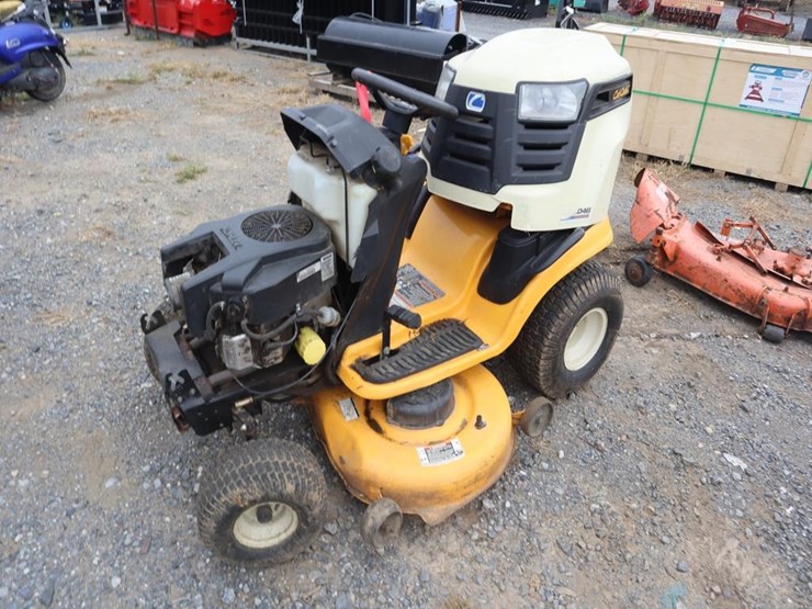 cub-cadet-riding-mower-image-4