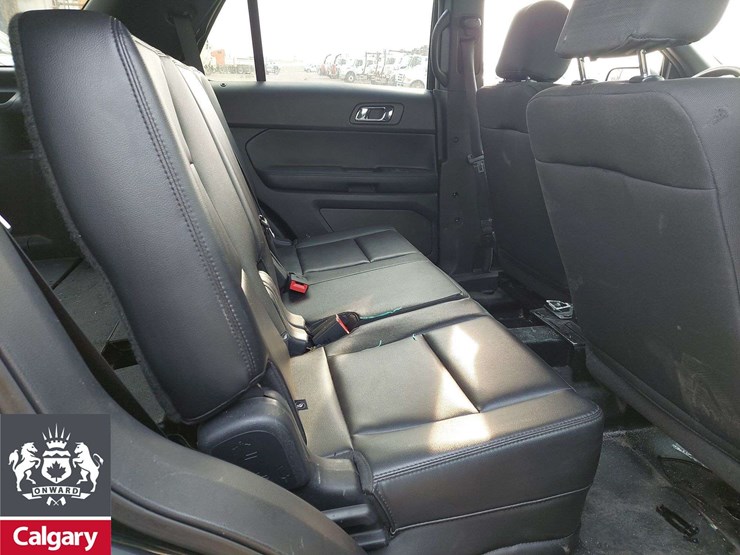 2017-ford-explorer-image-16