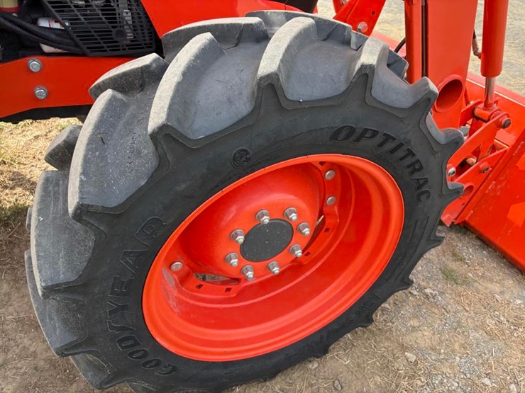 2022-kubota-m7060-image-13