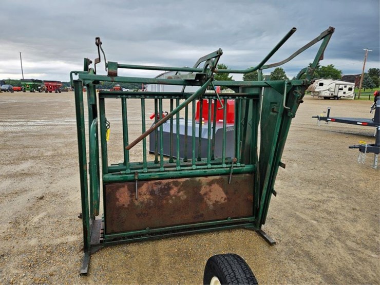 #250-•-cattle-chute-image-2