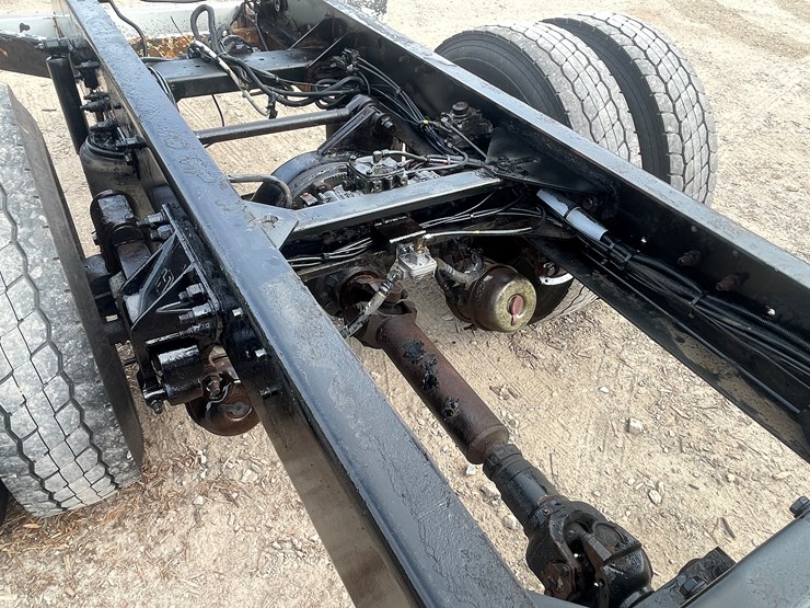 2013-kenworth-t370-image-26