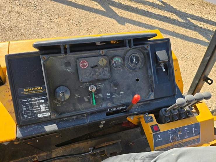 deere-210c-image-19
