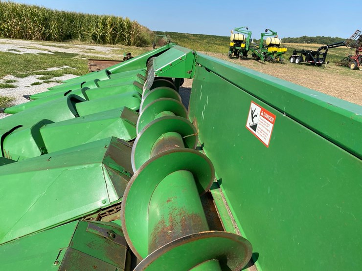 john-deere-844-image-38