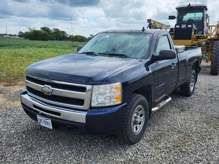 2010-chevy-silverado-image-1