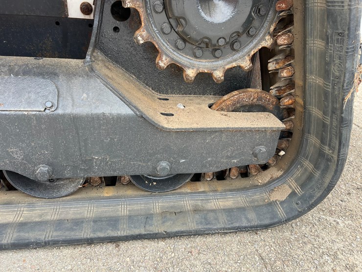 2019-bobcat-t630-image-16