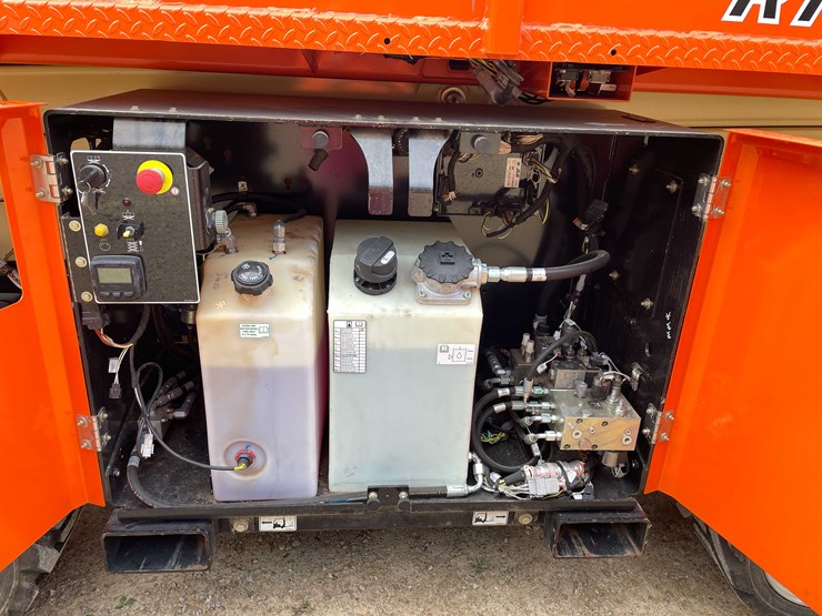 #300-•-2022-jlg-rt-2669-scissors-lift-(wautoma,-wi)-image-32