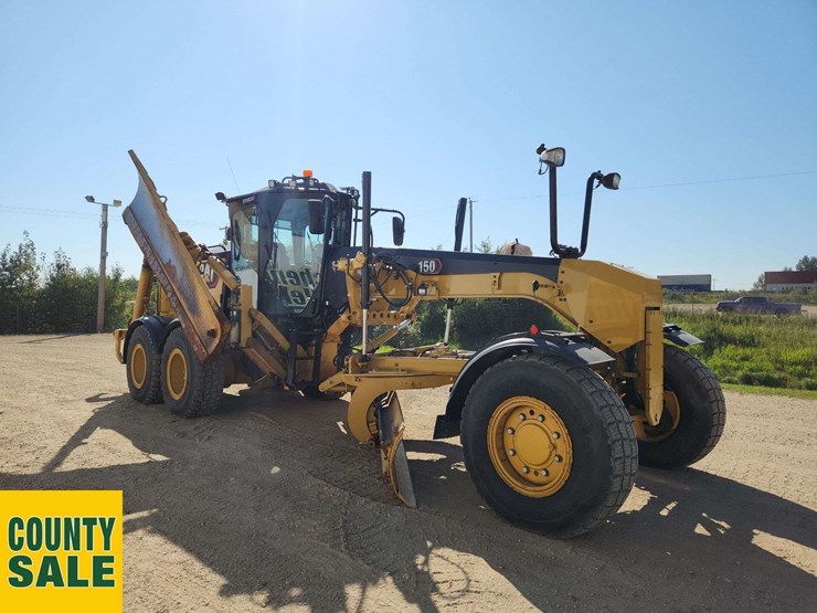 2020-caterpillar-150-awd-image-2