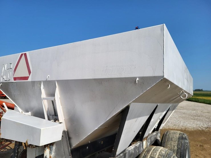 wilmar-6-ton-tandem-axle-lime/fertilizer-spreader-image-25