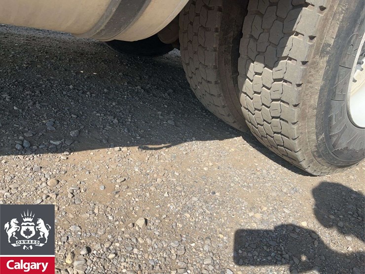 2018-freightliner-114sd-image-9