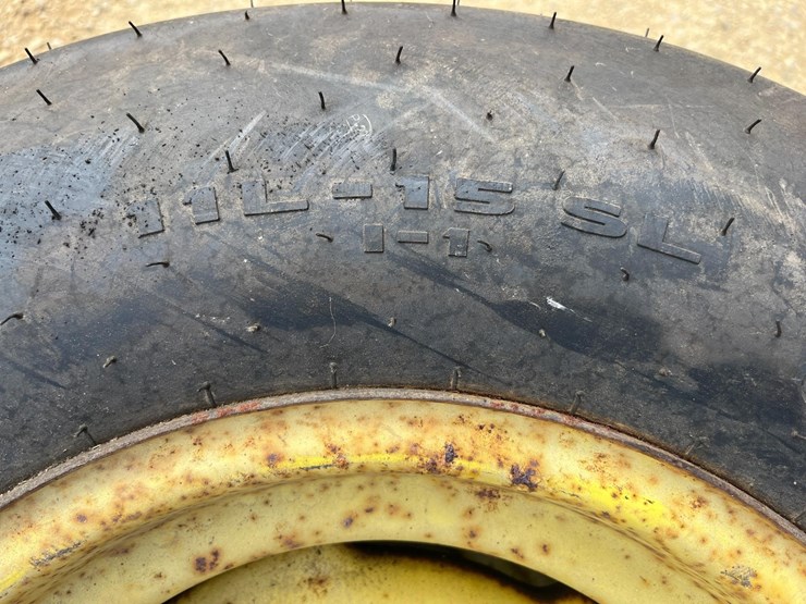implement-tires-11l-15sl-image-4