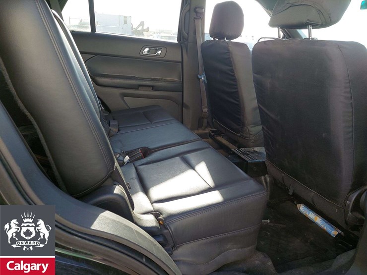 2015-ford-explorer-image-13