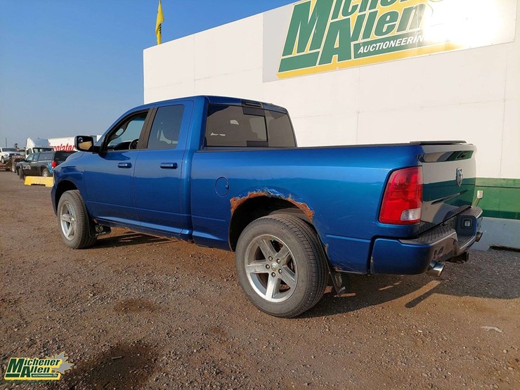 2011-ram-1500-st-image-2