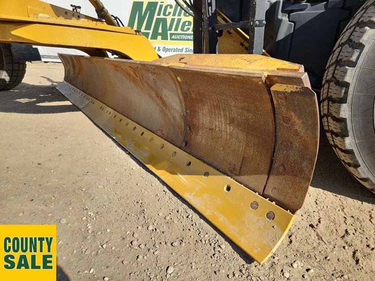 2020-caterpillar-150-awd-image-31
