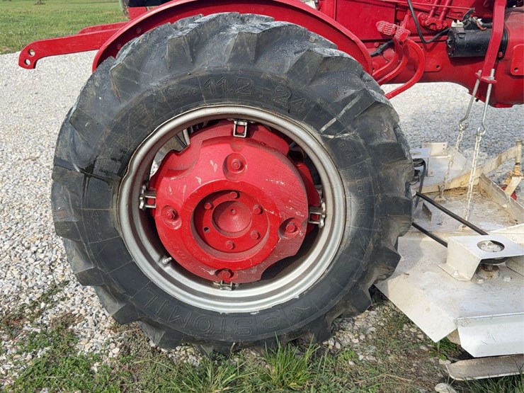 farmall-140-with-belly-mower-image-24