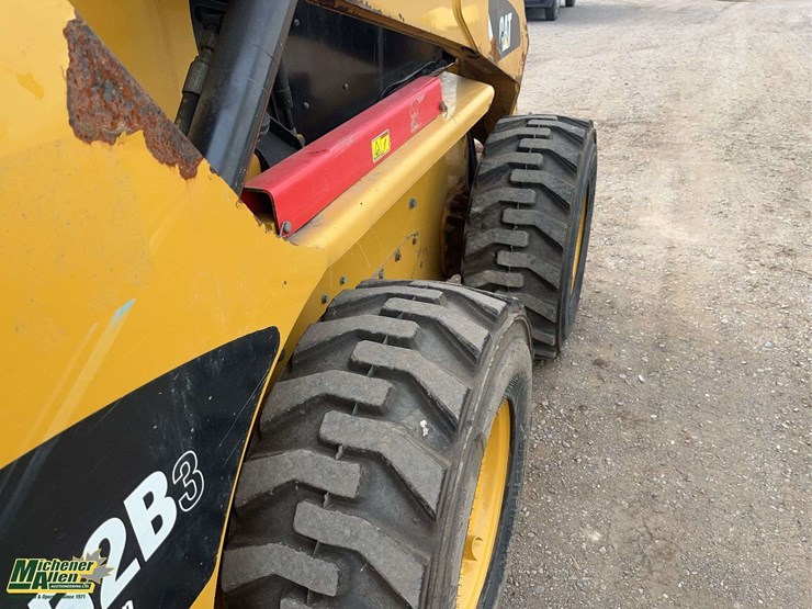 2011-caterpillar-252b3-image-13