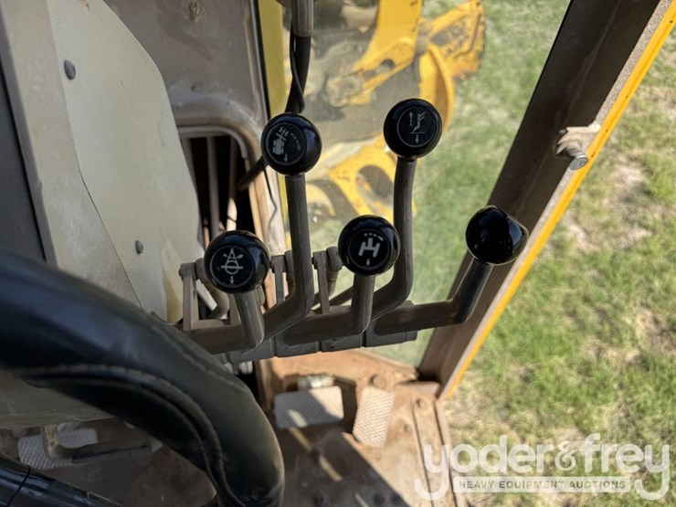deere-672b-image-35