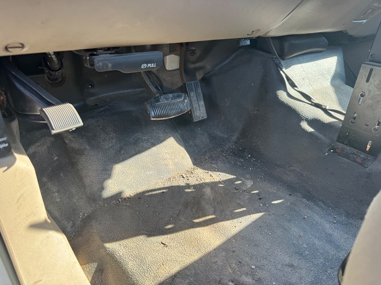 2003-ford-f250-xl-image-32