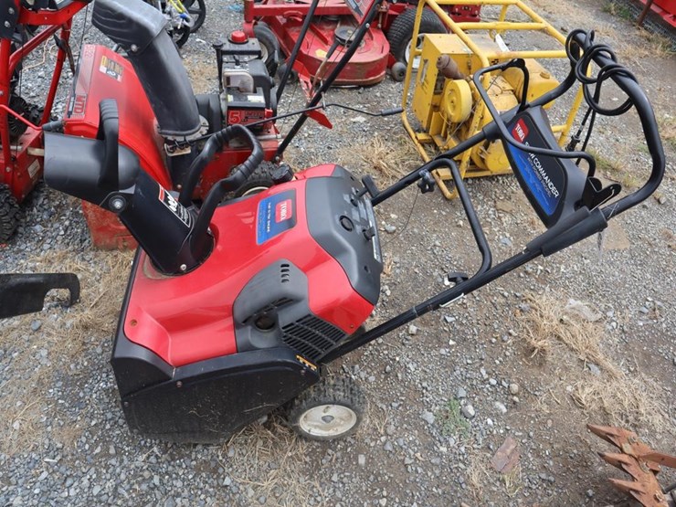 toro-snowblower-image-1