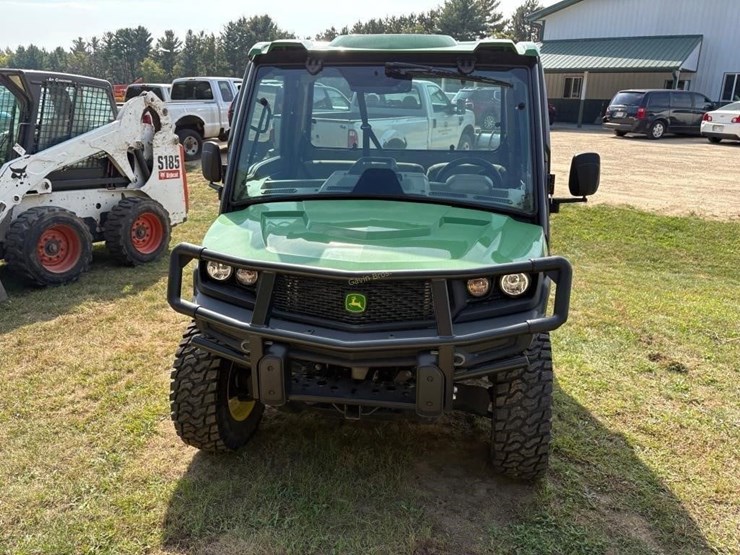 2023-john-deere-xuv-835r-image-2